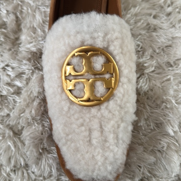 ✨NEW✨Tory Burch Brown and Cream Cozy Flats with Sherpa-size6 - Picture 2 of 8